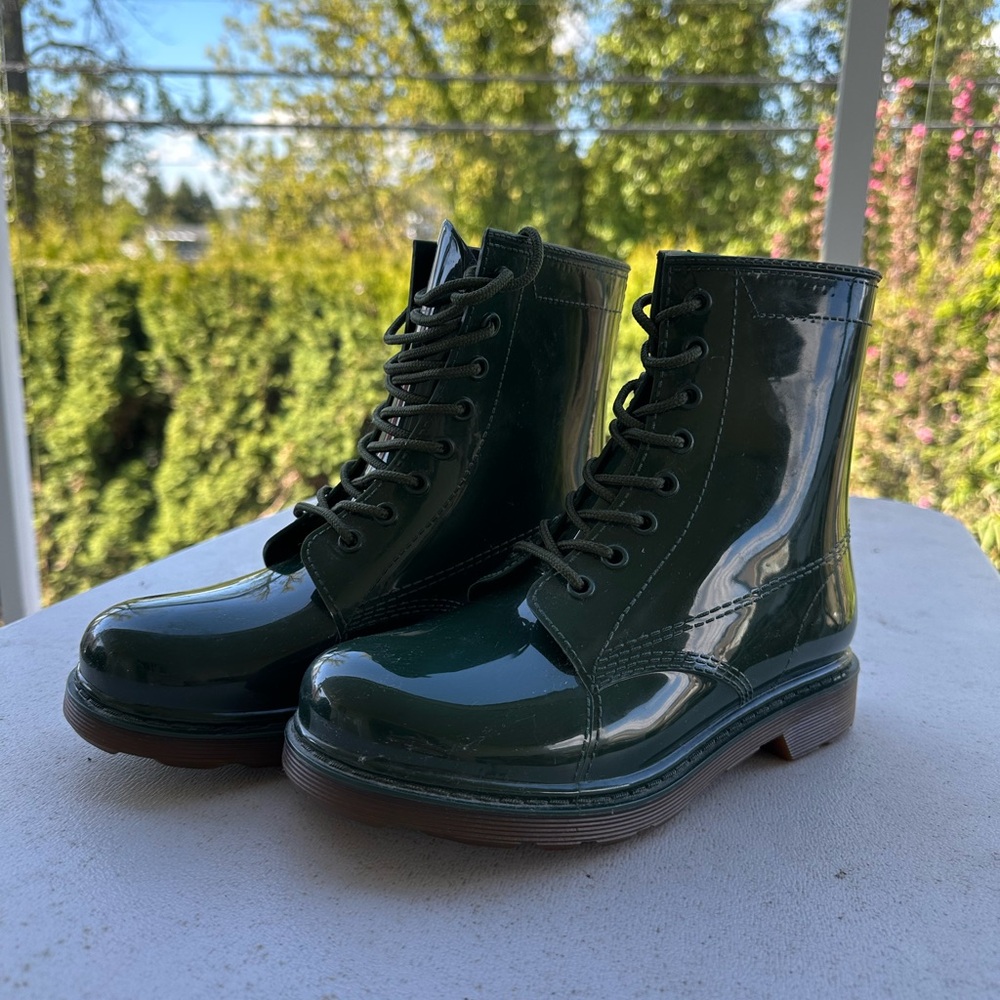 Glossy Green Lace-Up Boots